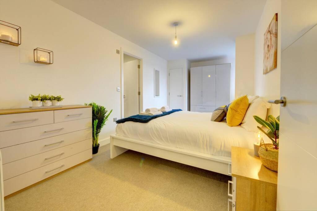 Modern & Stylish 2Br Apartment - Queens House Coventry Eksteriør bilde