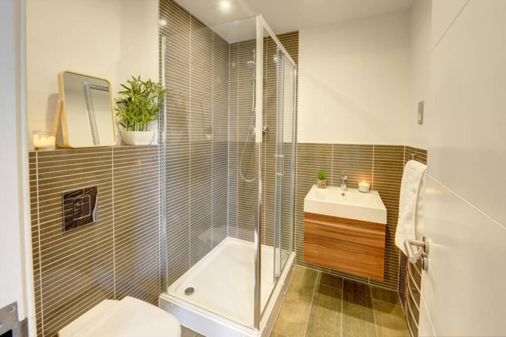 Modern & Stylish 2Br Apartment - Queens House Coventry Eksteriør bilde